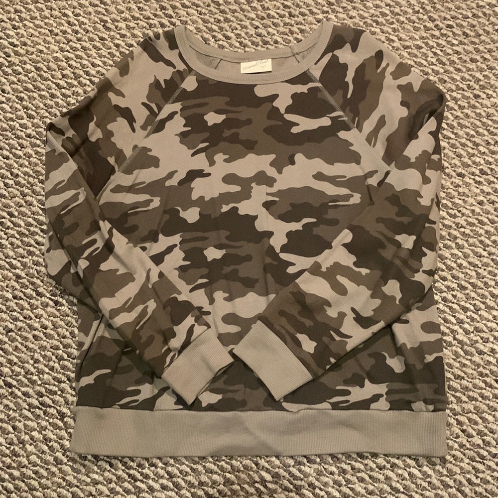 Camo sweatshirt
